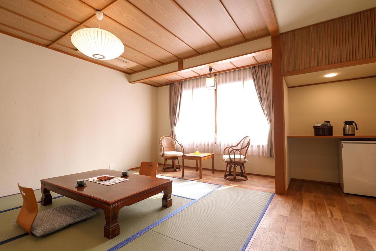 Tsukasaya Ryokan Tsuruoka Exterior photo